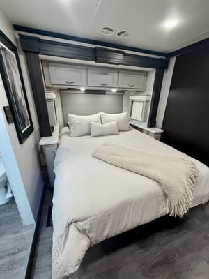 Convenience Rv's Riviera 39BH