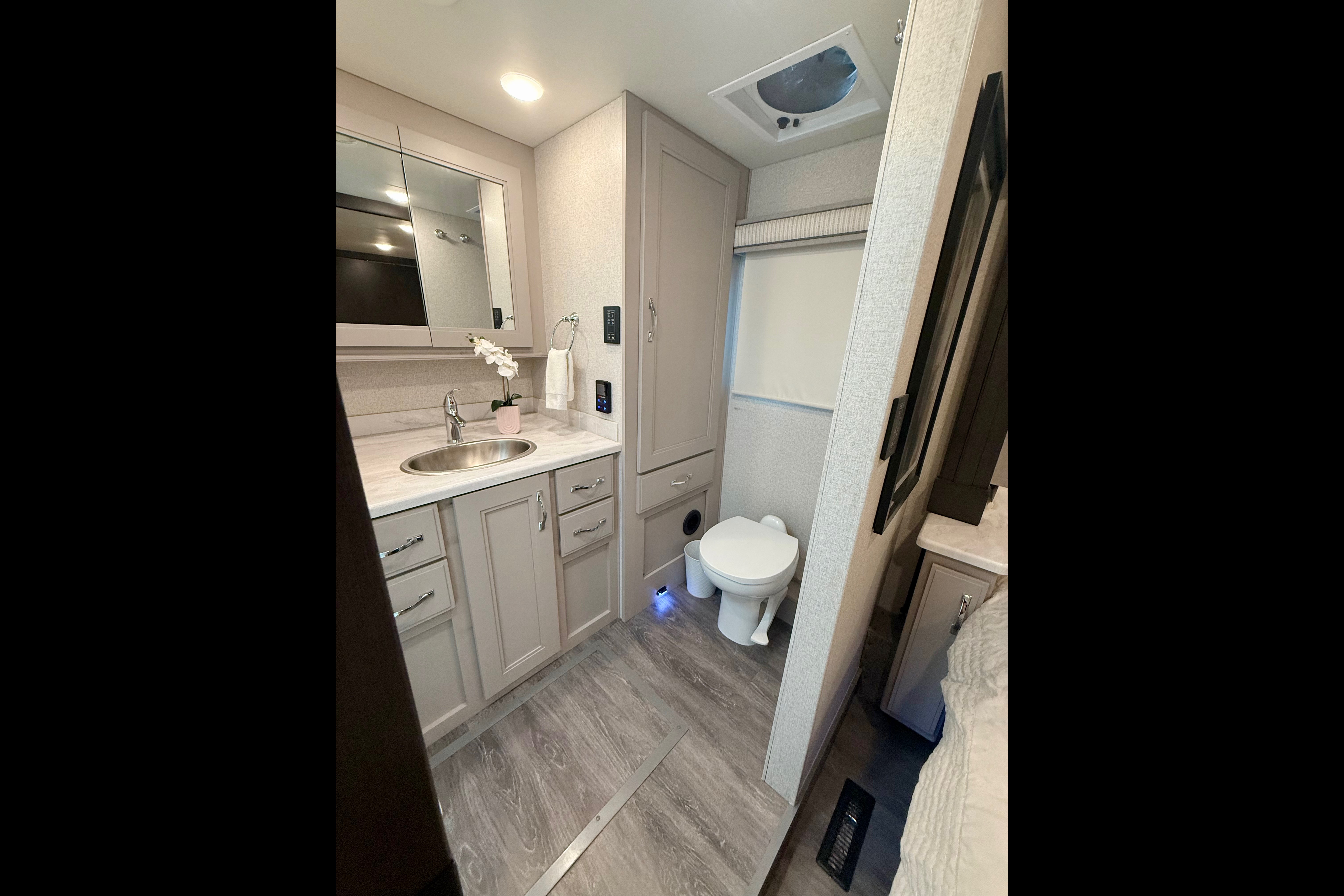 Convenience Rv's Riviera 39BH