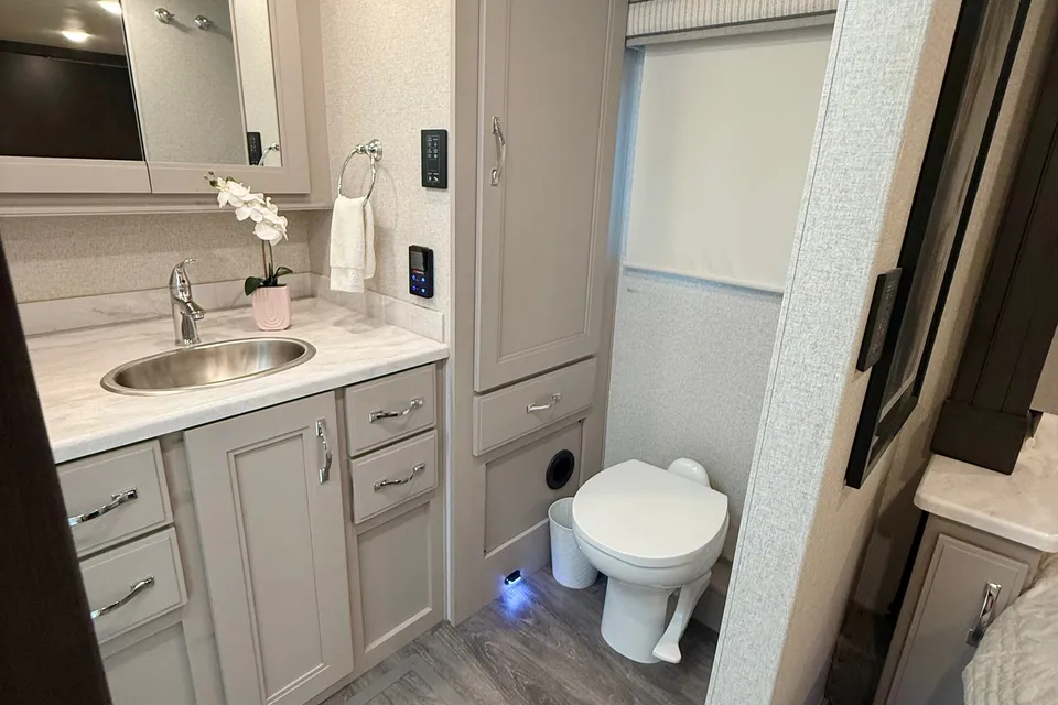 Convenience Rv's Riviera 39BH