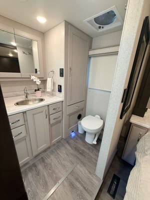 Convenience Rv's Riviera 39BH