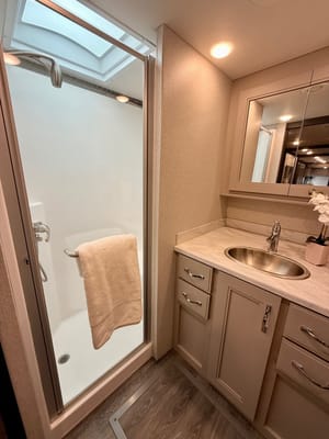 Convenience Rv's Riviera 39BH