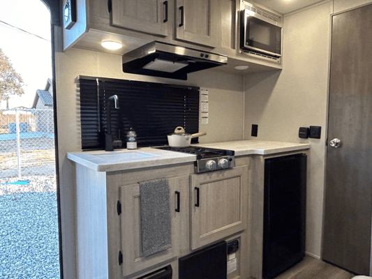 2024 Catalina Sleeps 5 With Bunk Beds!