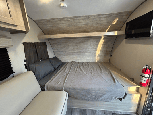 2024 Catalina Sleeps 5 With Bunk Beds!
