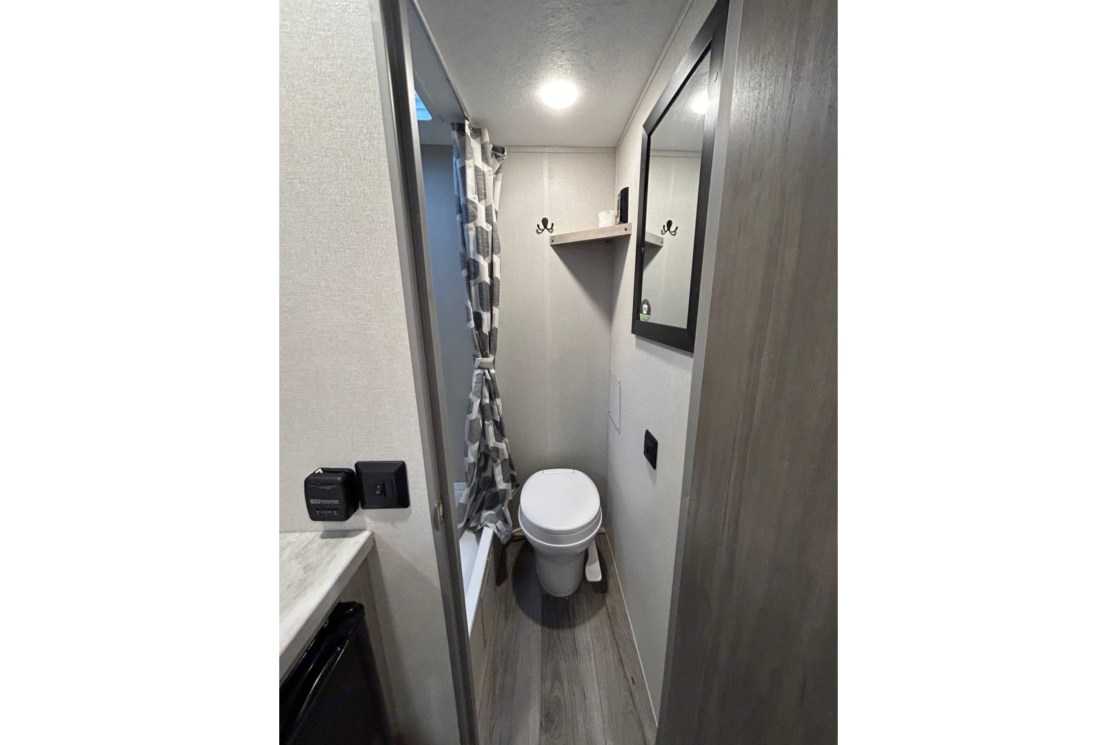 2024 Catalina Sleeps 5 With Bunk Beds!