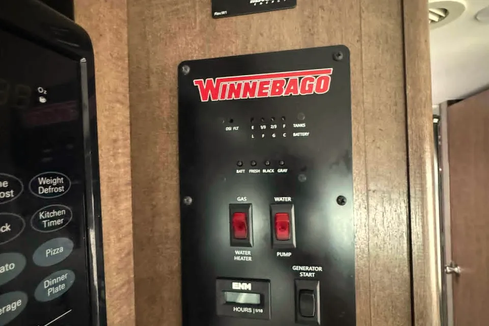 Lovely Winnebago outlook Class C