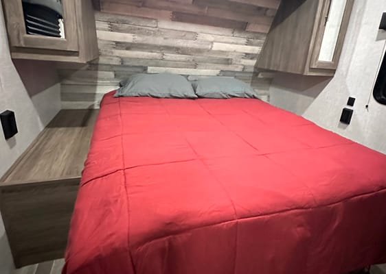 Crossroads Zinger Travel Trailer