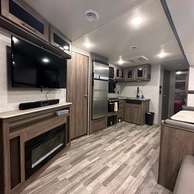 Crossroads Zinger Travel Trailer