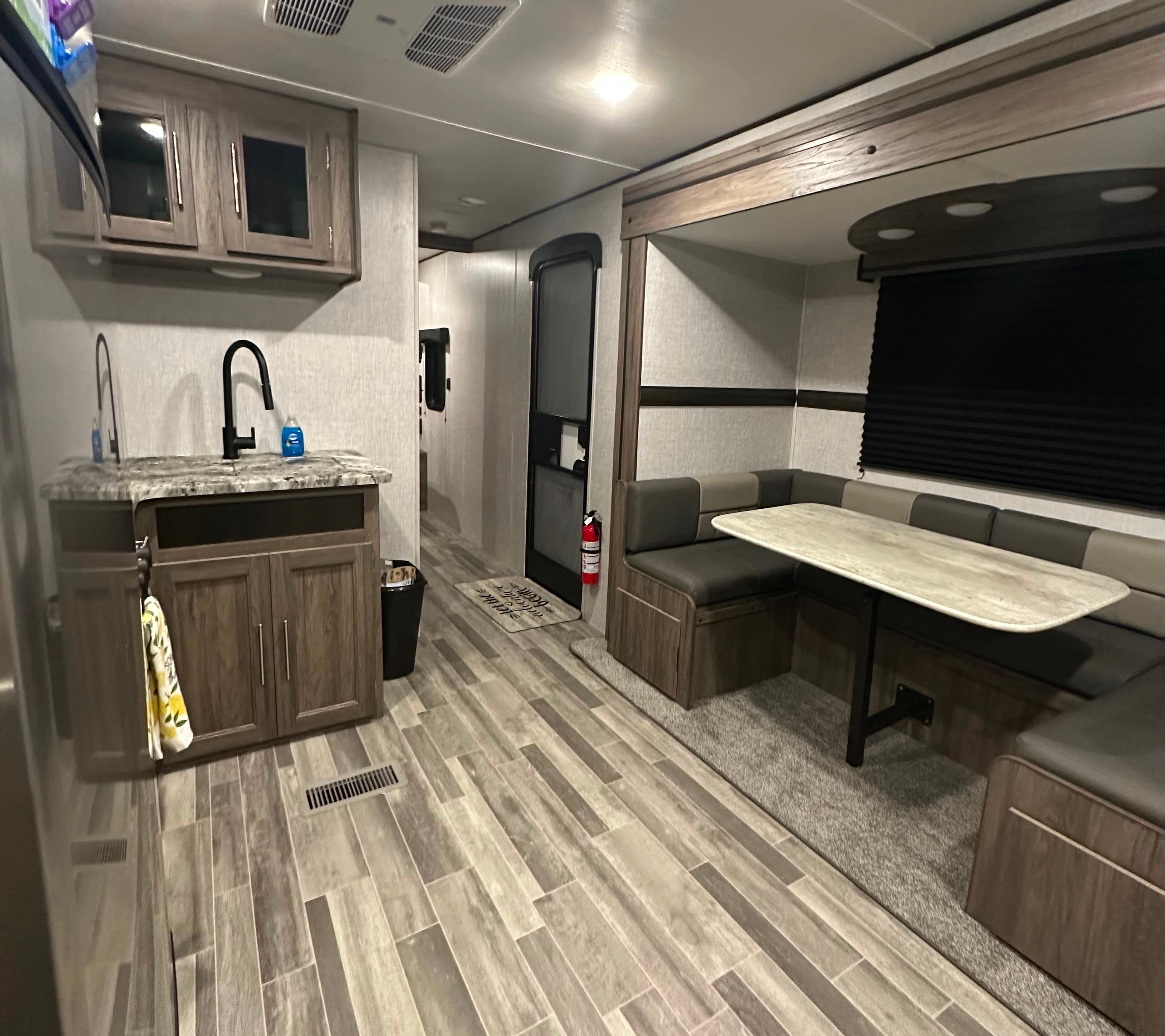 Crossroads Zinger Travel Trailer