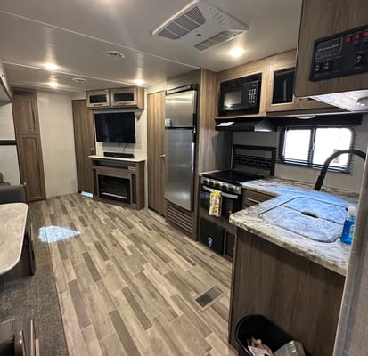Crossroads Zinger Travel Trailer