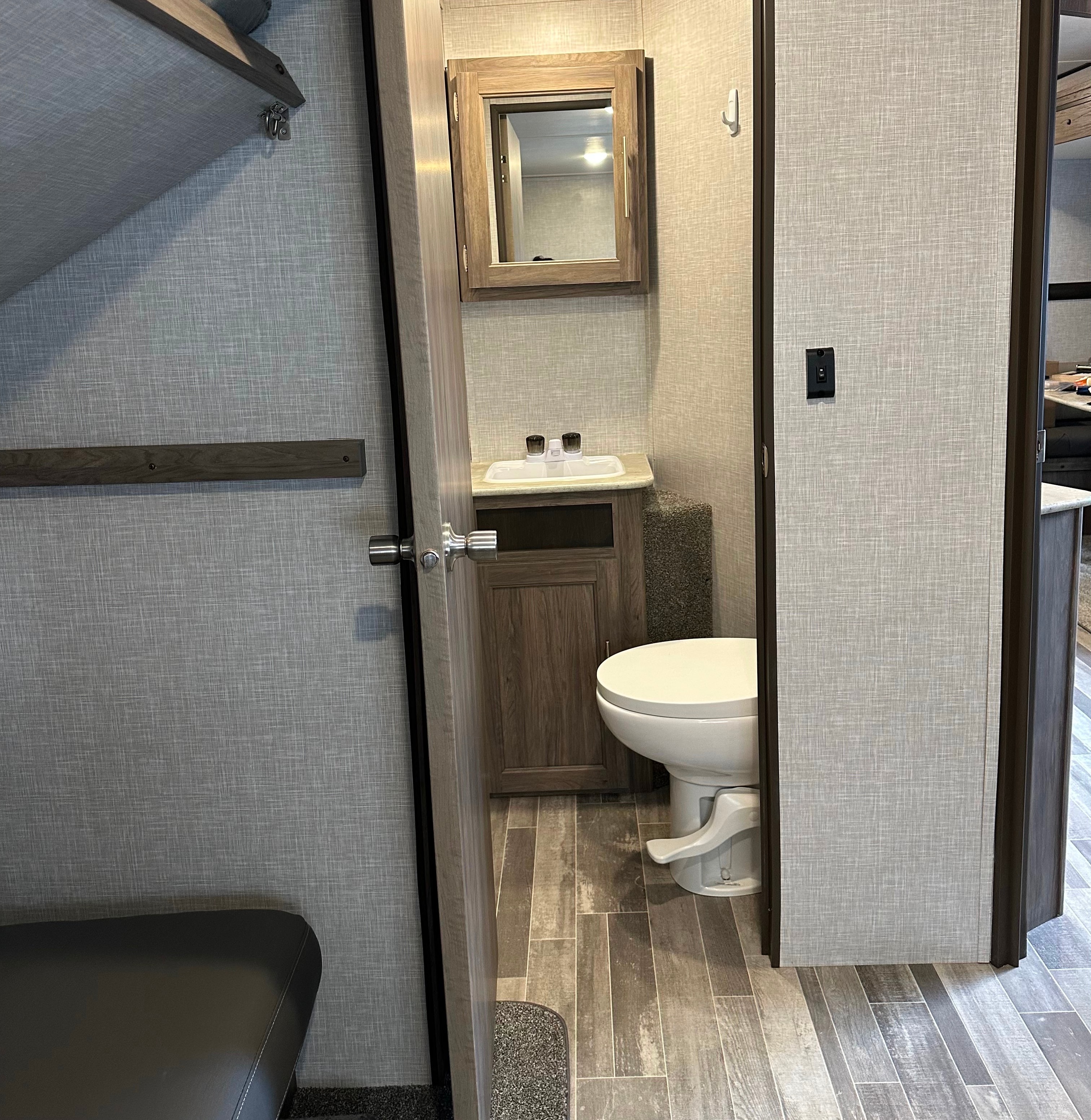 Crossroads Zinger Travel Trailer