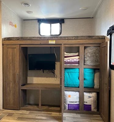 Crossroads Zinger Travel Trailer