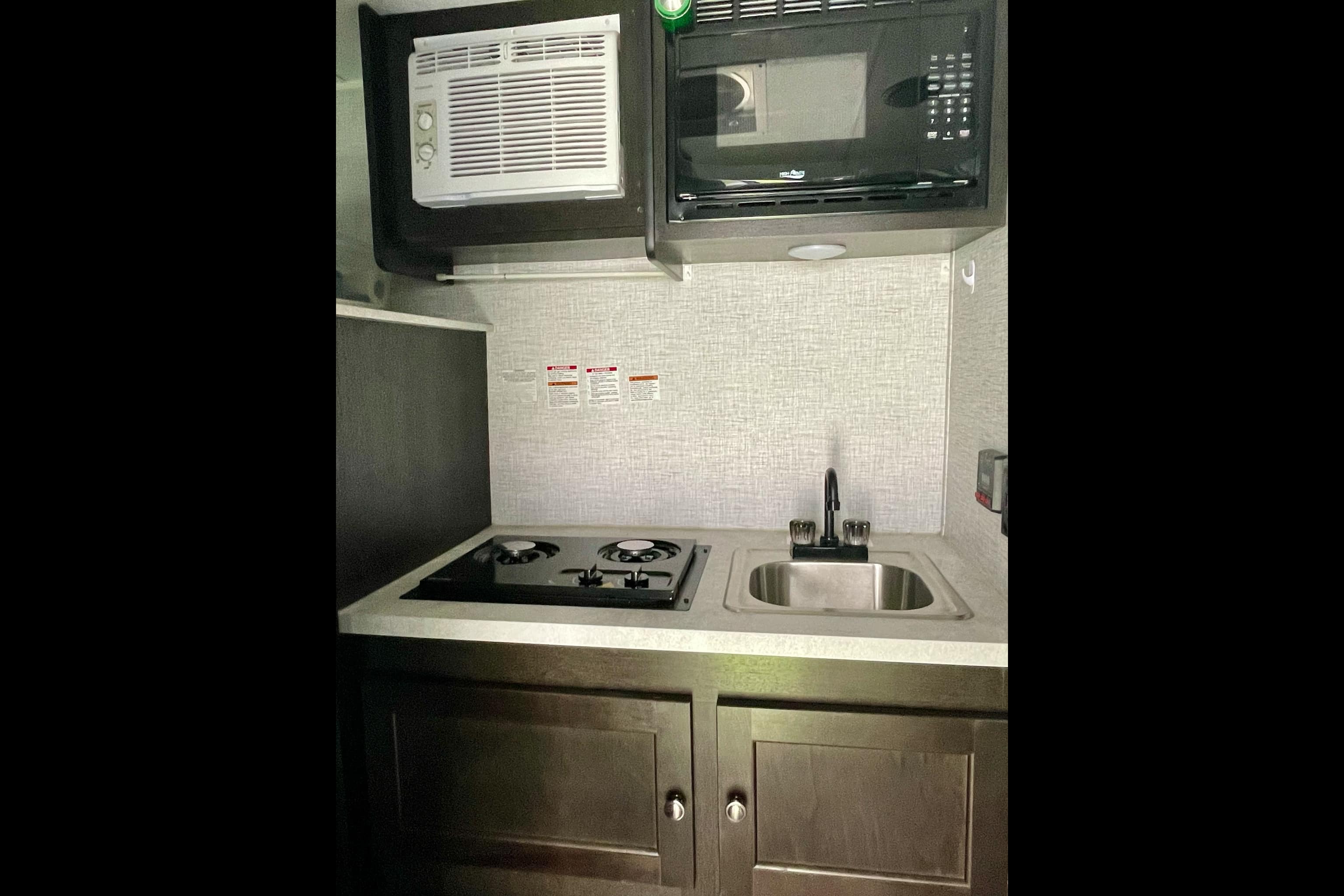BraxtonCreek 17BH Mini-roulotte