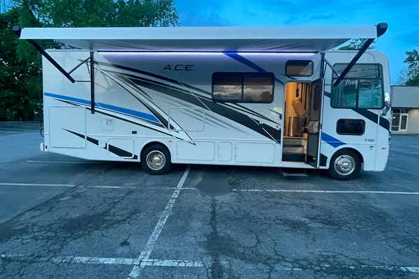 JCs Thor Motor Coach Ace Class A