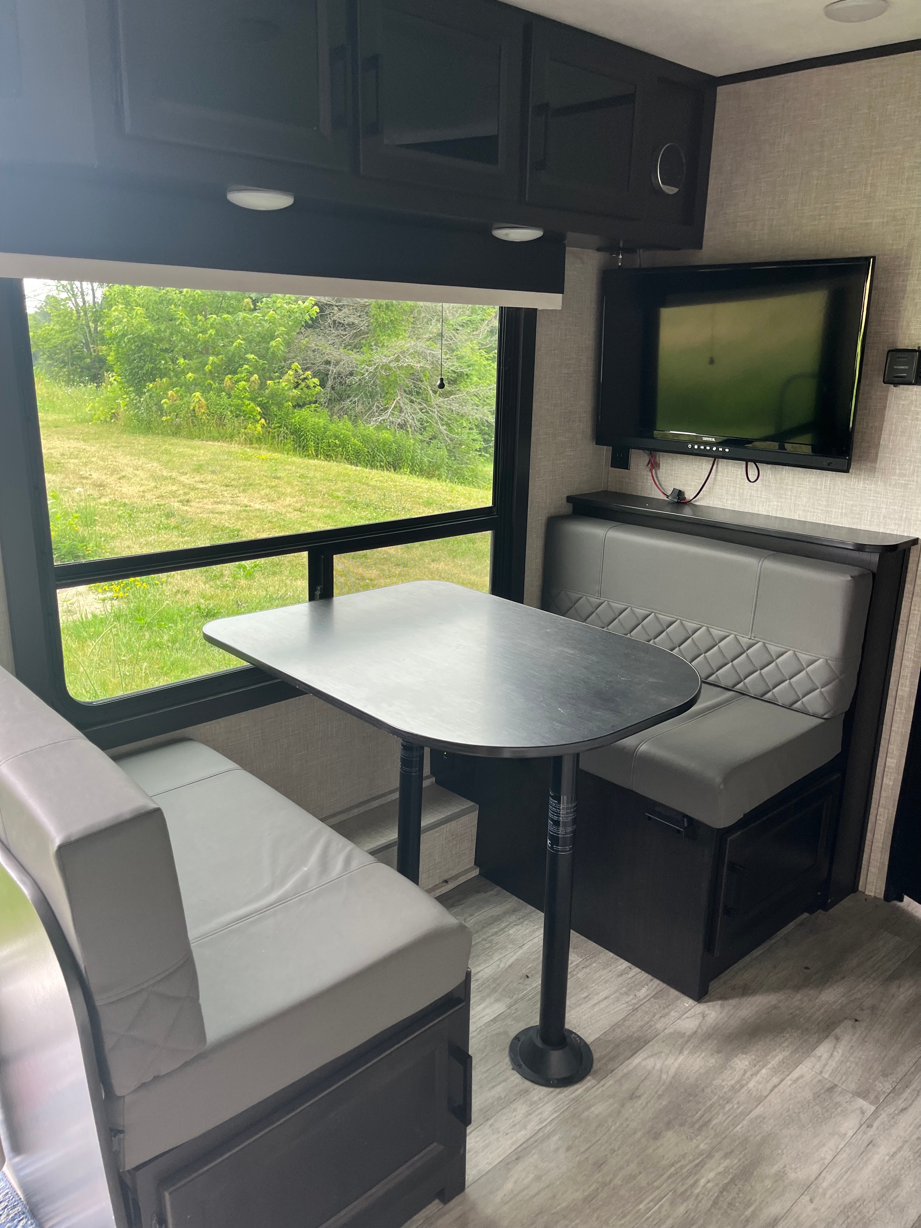Rachel's Jayco Jay Feather Travel Trailer