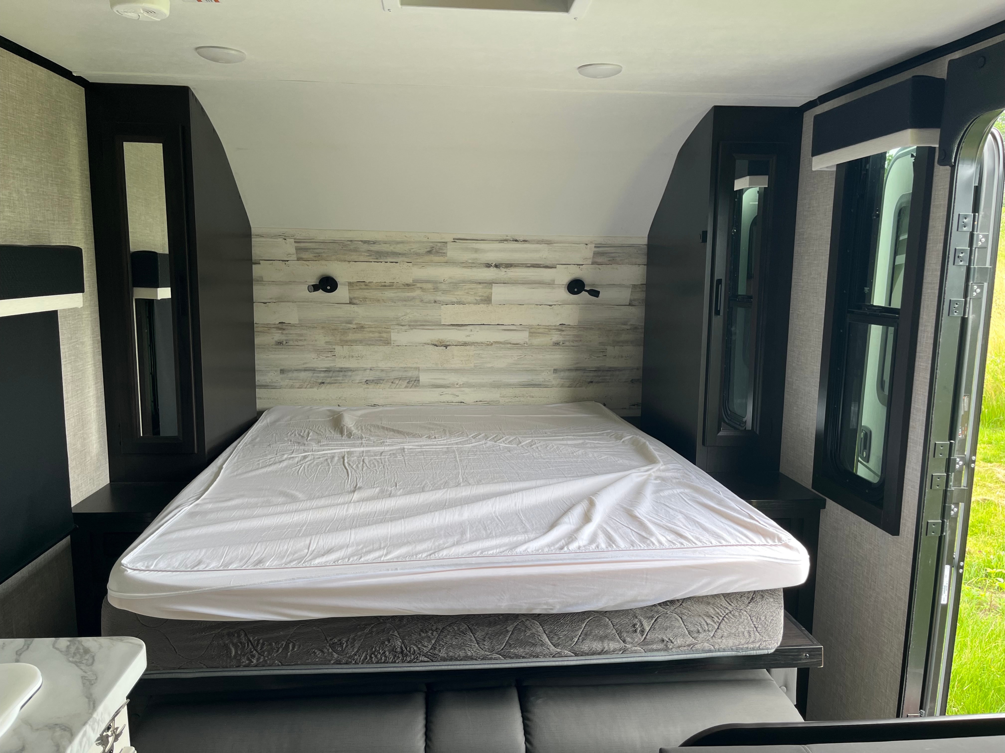Rachel's Jayco Jay Feather Travel Trailer