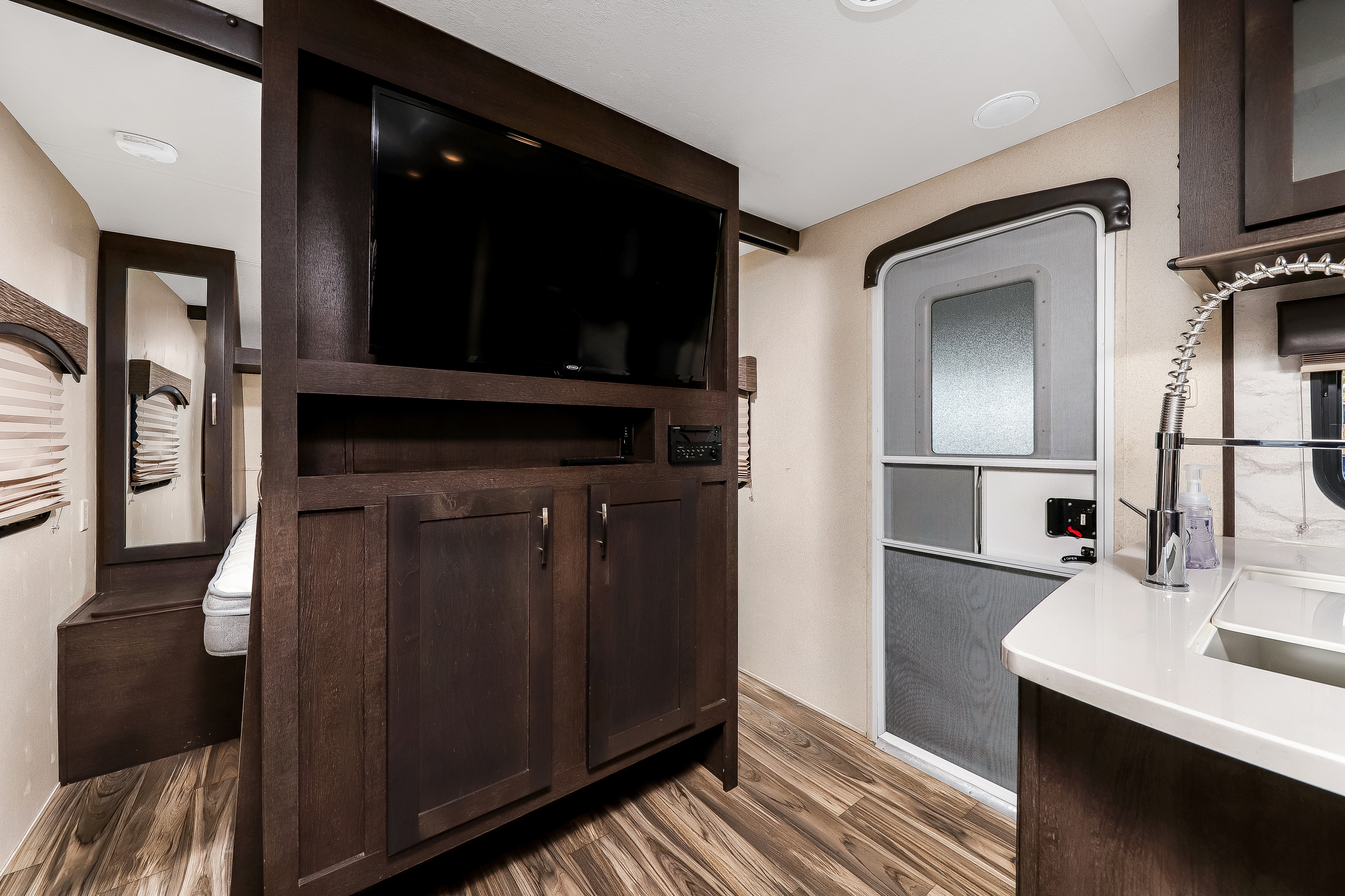 Rv Rentals Way of Life's Forest River Evo T2490 Travel Trailer (LE1)