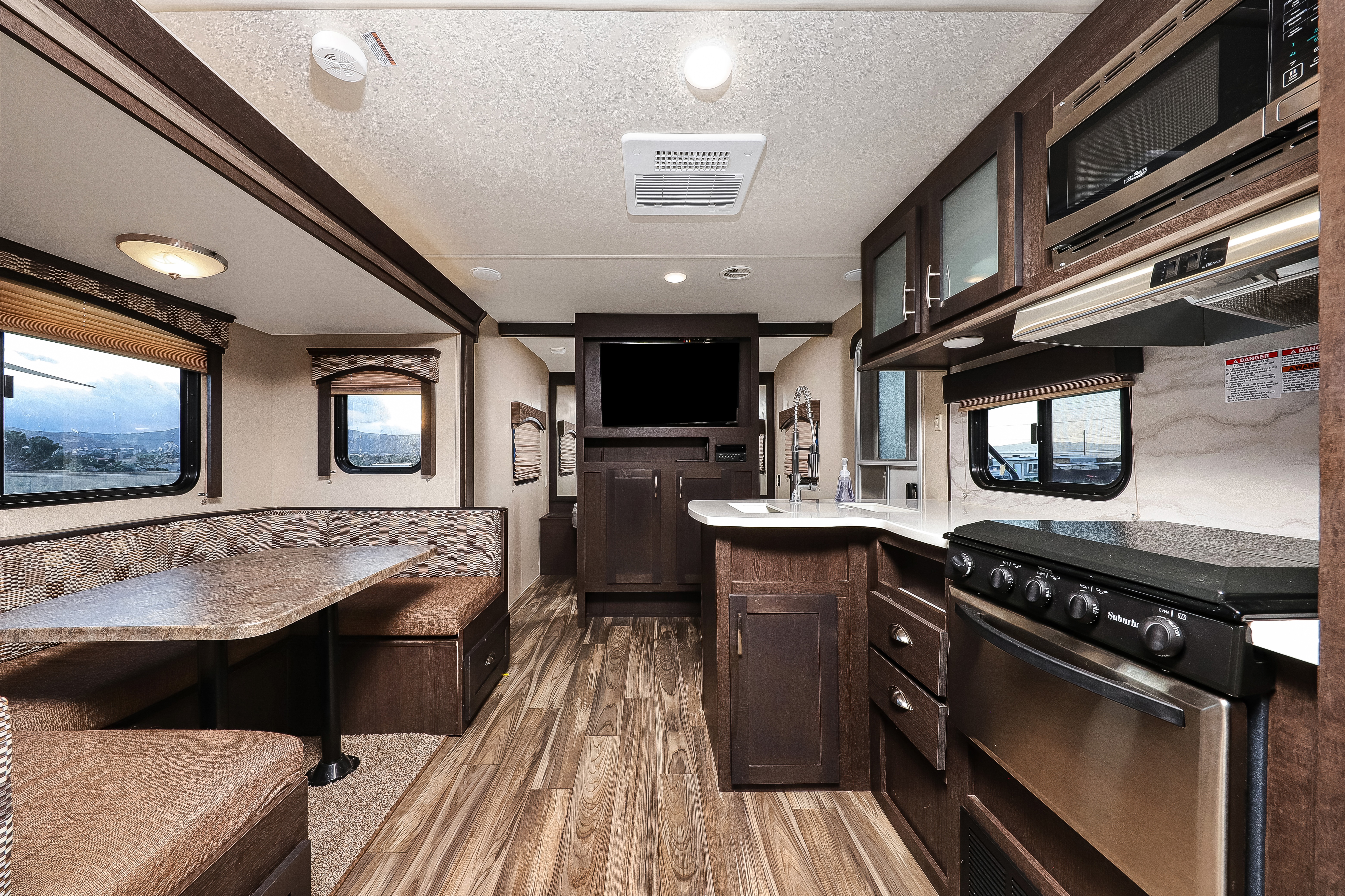 Rv Rentals Way of Life's Forest River Evo T2490 Travel Trailer (LE1)