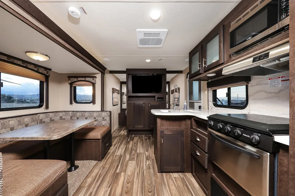 Rv Rentals Way of Life's Forest River Evo T2490 Travel Trailer (LE1)