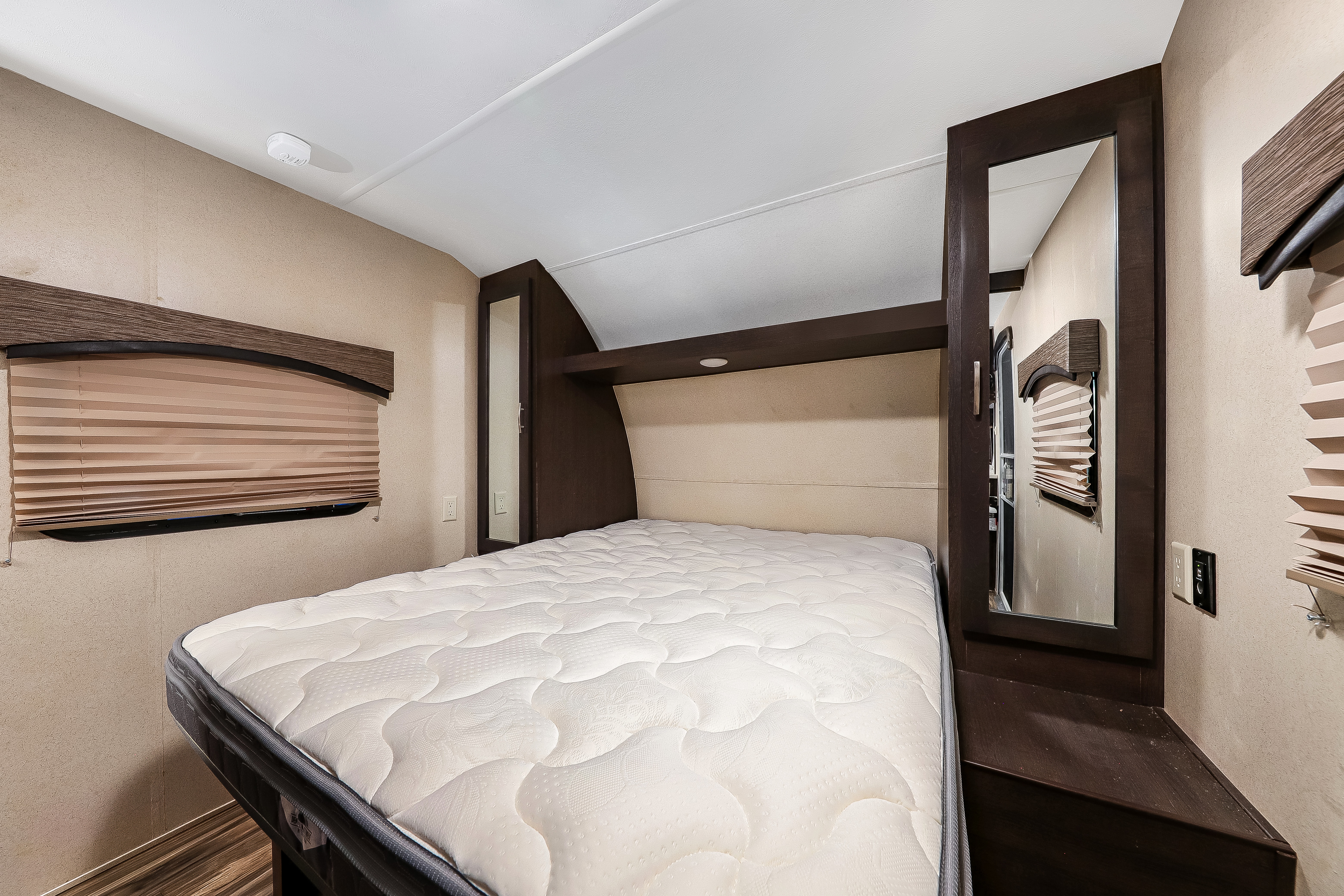 Rv Rentals Way of Life's Forest River Evo T2490 Travel Trailer (LE1)