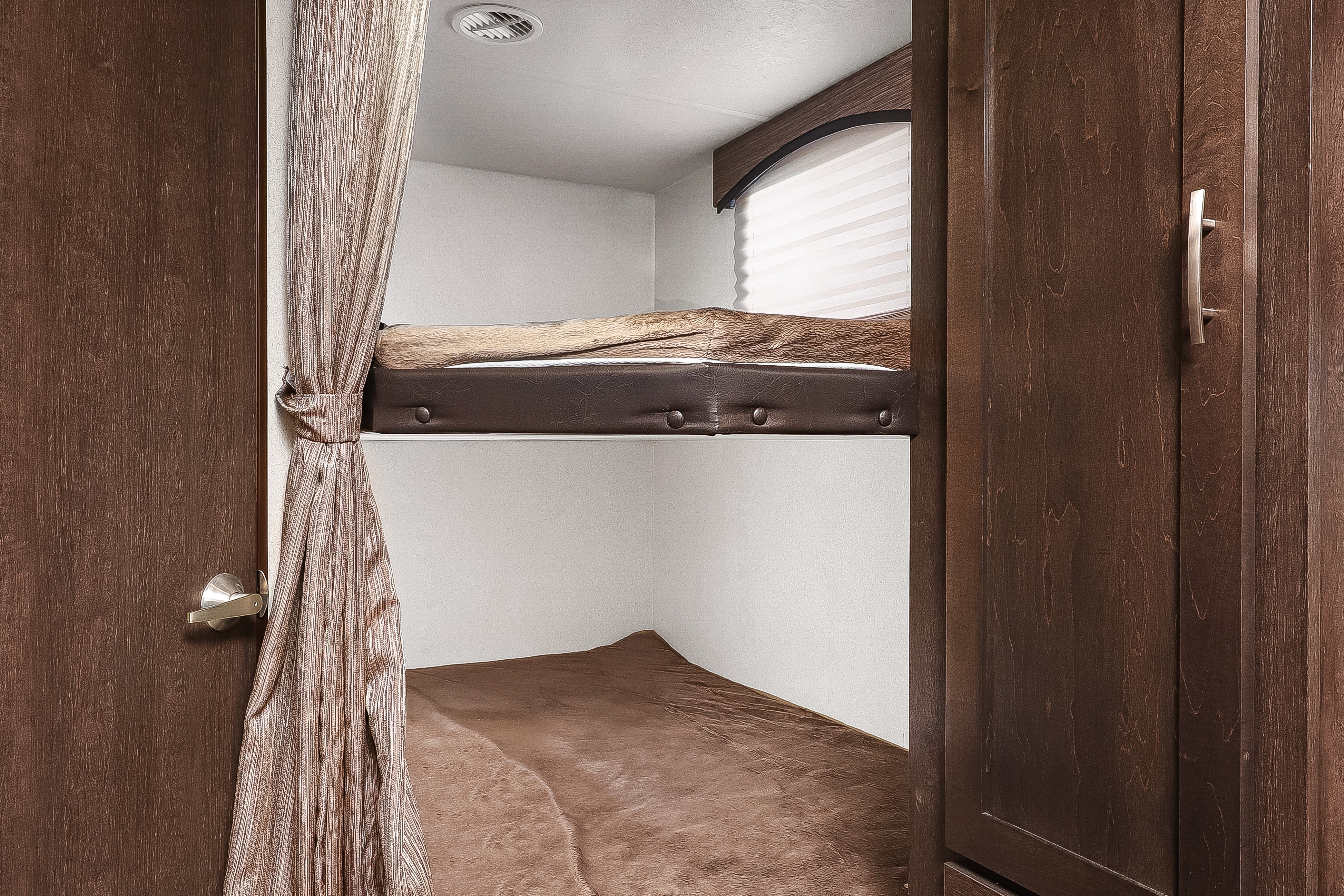 Rv Rentals Way of Life's Forest River Evo T2490 Travel Trailer (LE1)