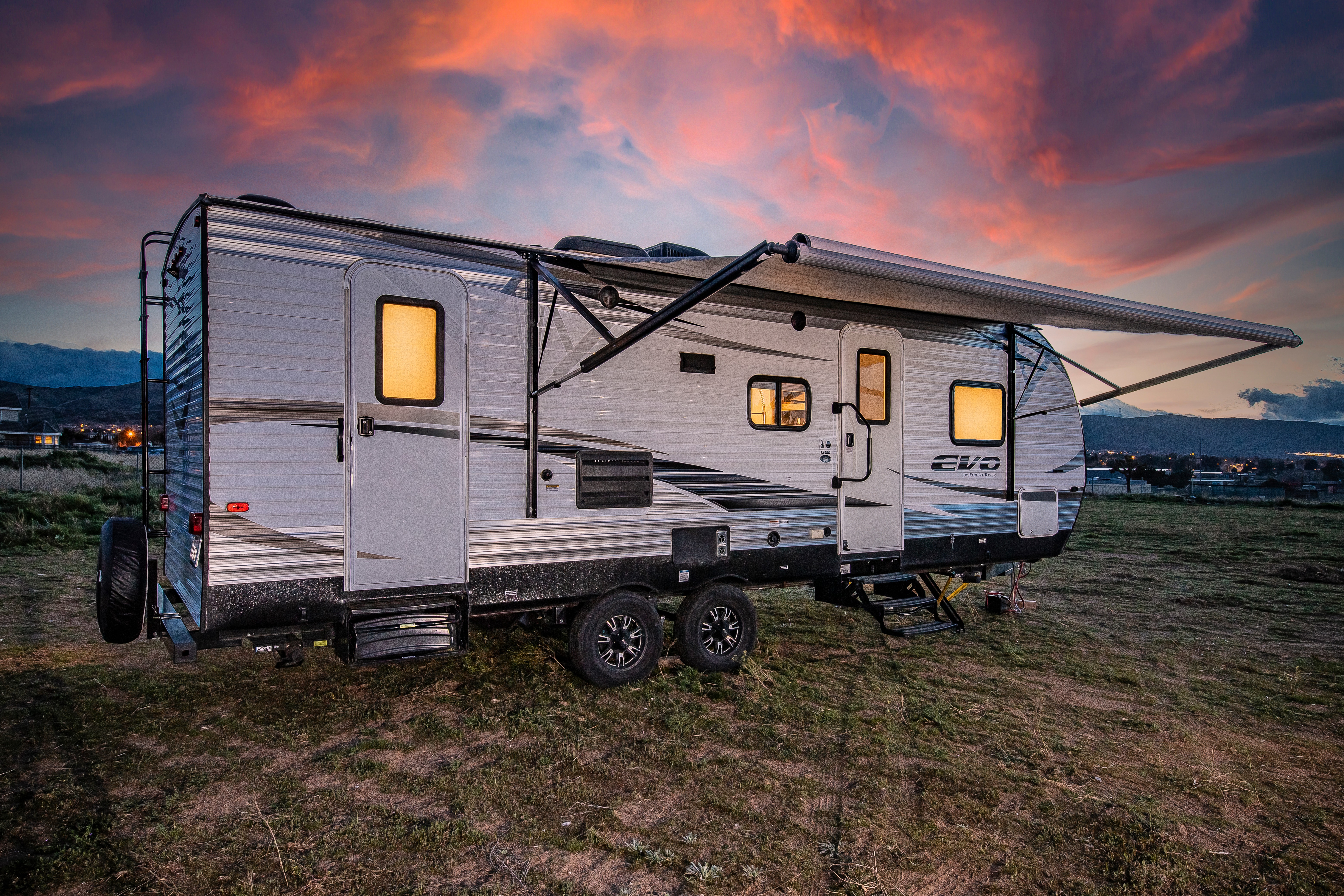 Rv Rentals Way of Life's Forest River Evo T2490 Travel Trailer (LE1)