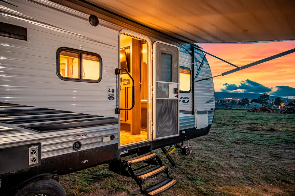 Rv Rentals Way of Life's Forest River Evo T2490 Travel Trailer (LE1)