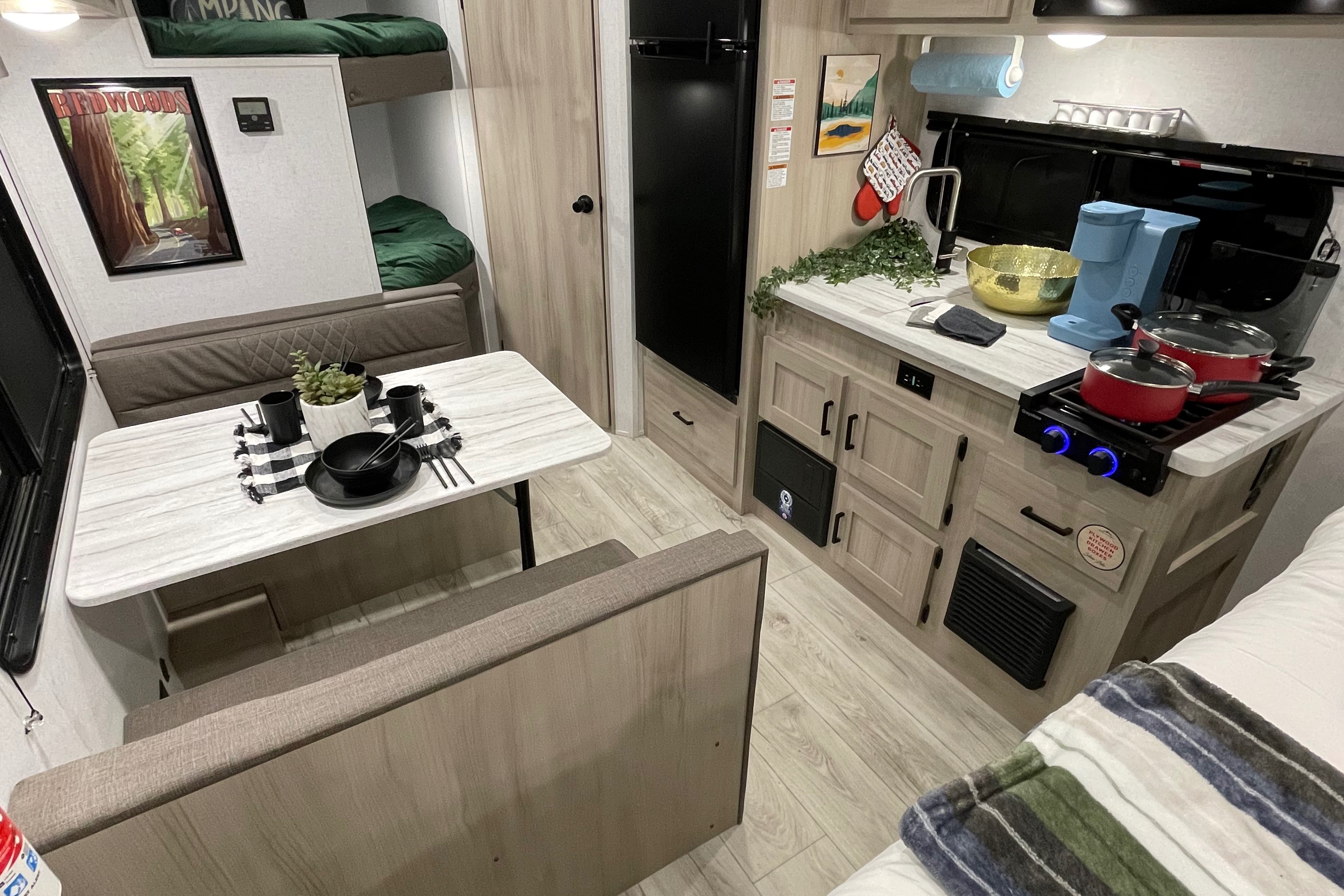 Forest River Silver Lake LE 1610BHLE Travel Trailer