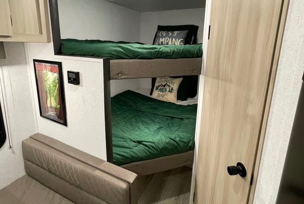 Forest River Silver Lake LE 1610BHLE Travel Trailer