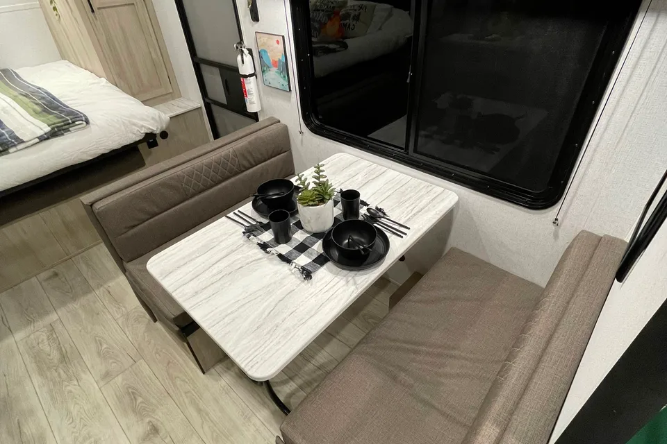 Forest River Silver Lake LE 1610BHLE Travel Trailer