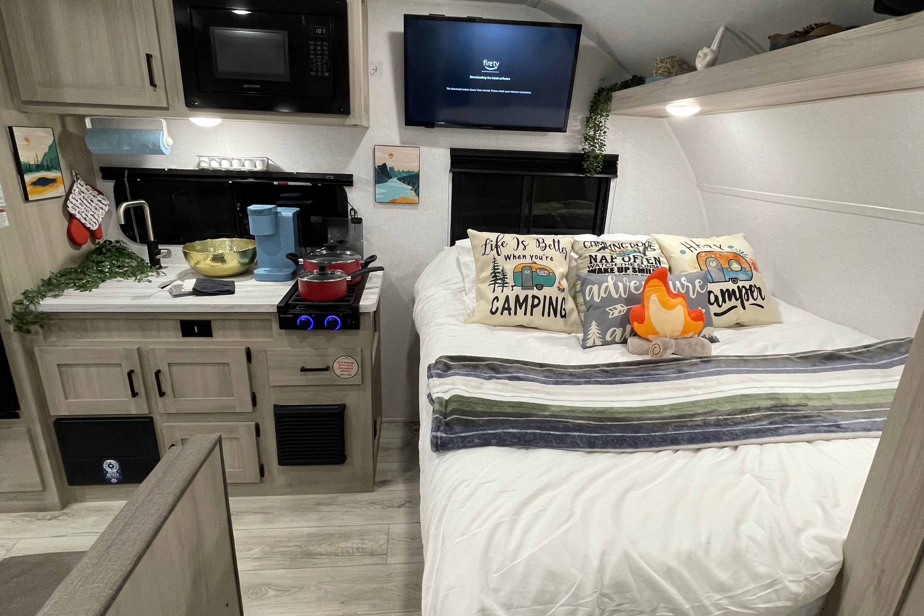 Forest River Silver Lake LE 1610BHLE Travel Trailer
