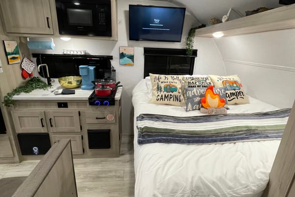 Forest River Silver Lake LE 1610BHLE Travel Trailer