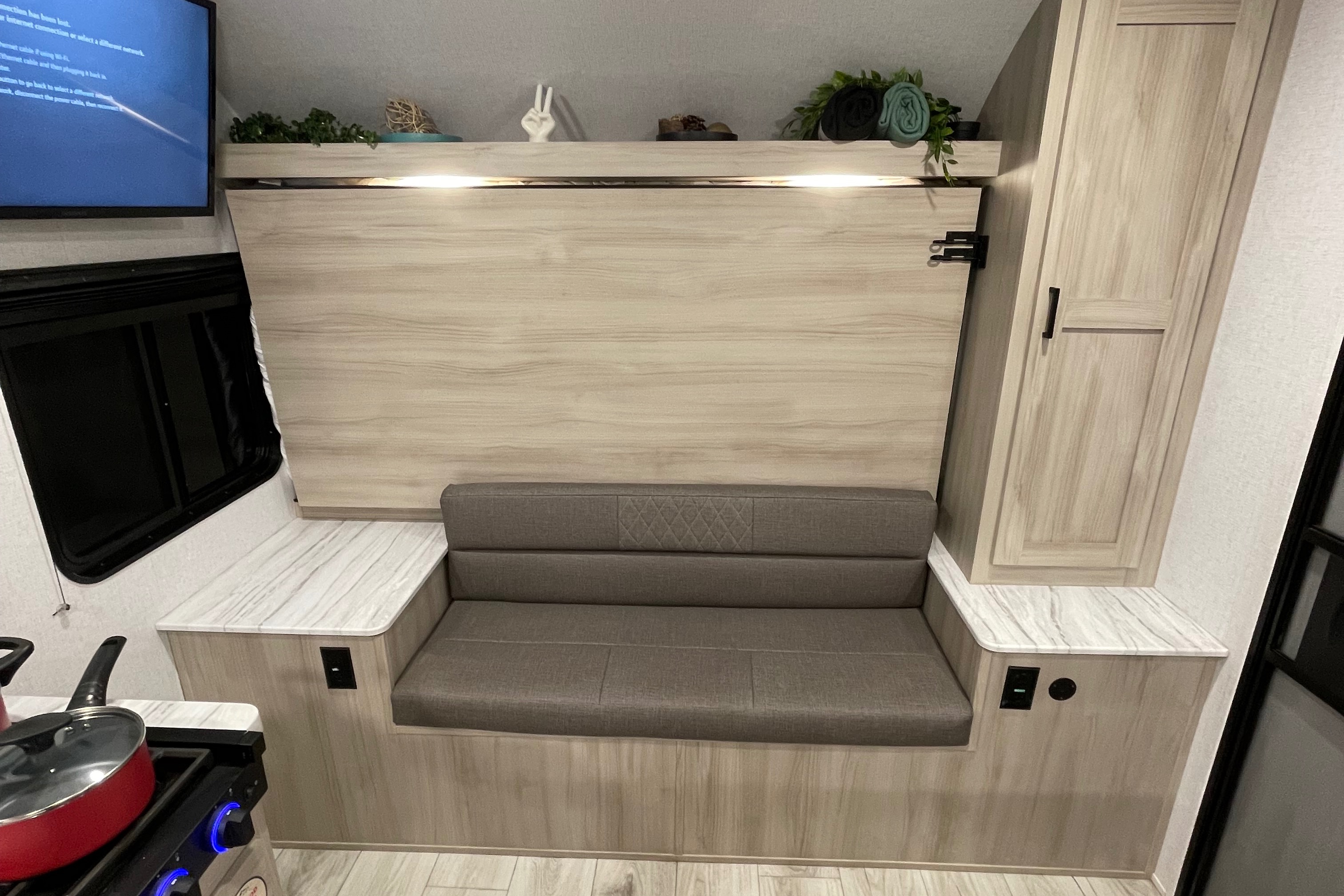 Forest River Silver Lake LE 1610BHLE Travel Trailer