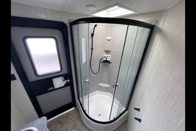 Spacious Palomino 28bhss Travel Trailer