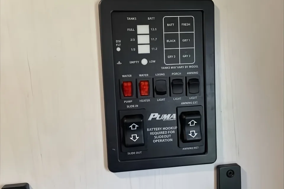 Spacious Palomino 28bhss Travel Trailer