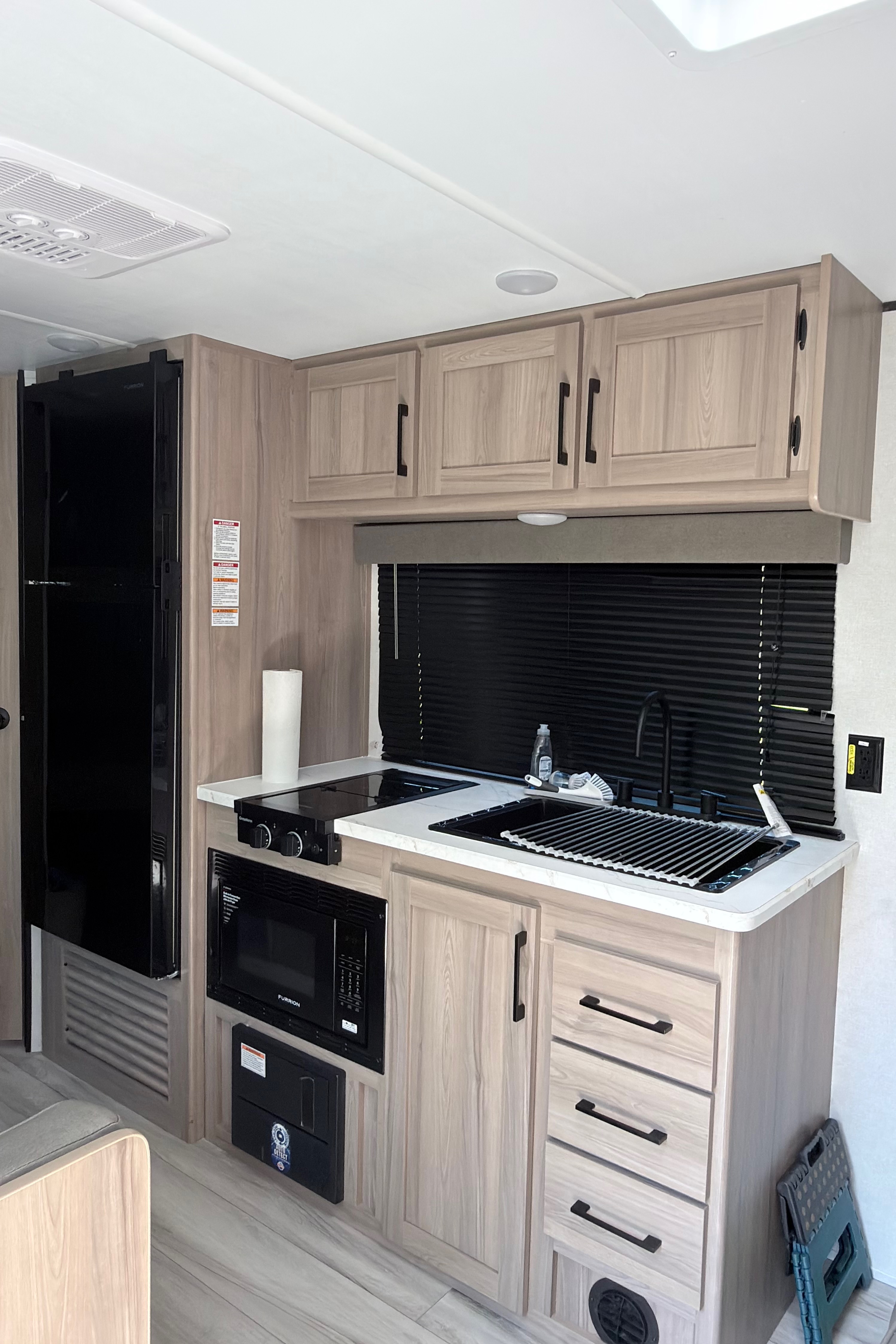 Aaron's Keystone Coleman 23bwe Travel Trailer