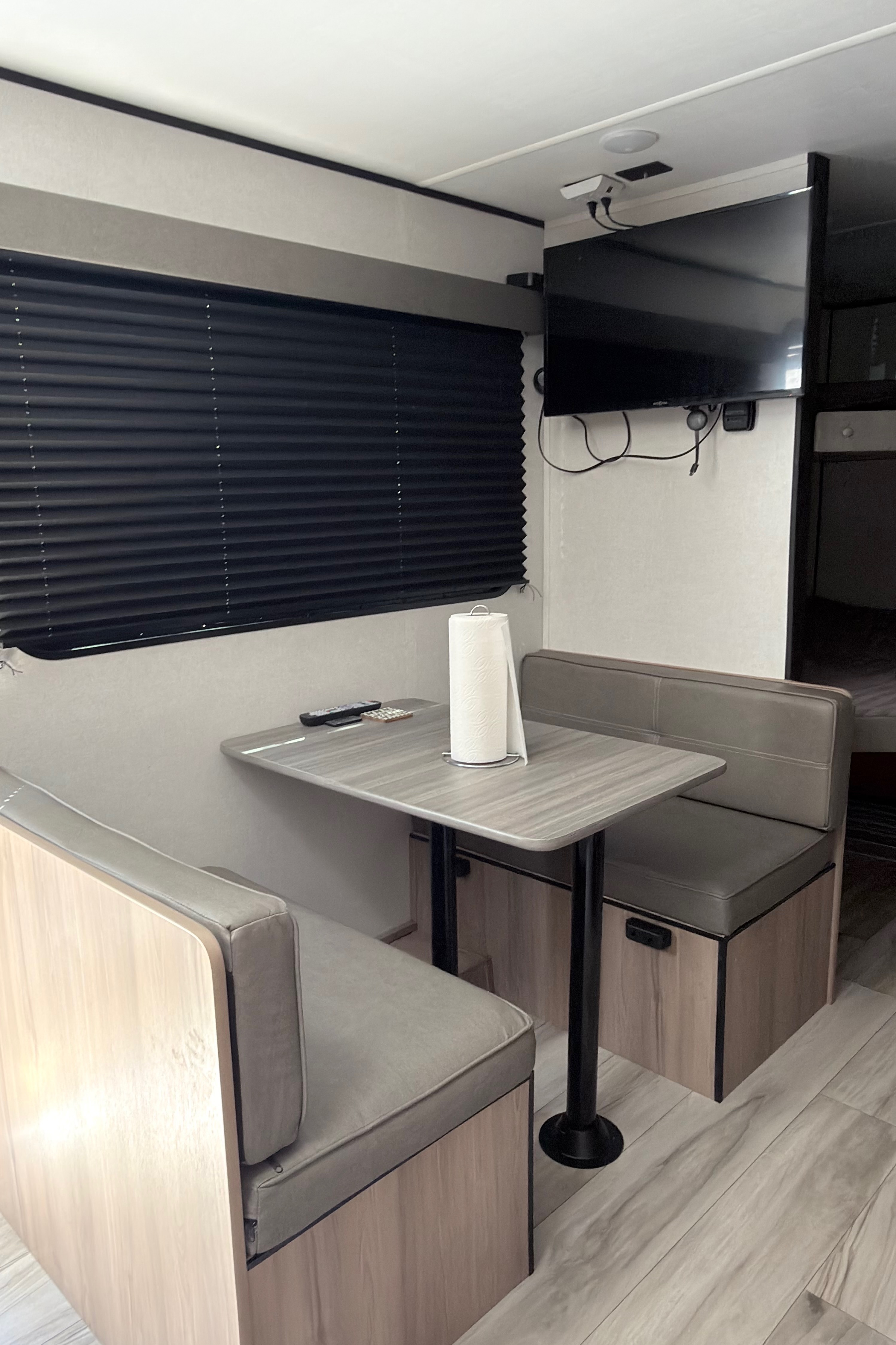 Aaron's Keystone Coleman 23bwe Travel Trailer