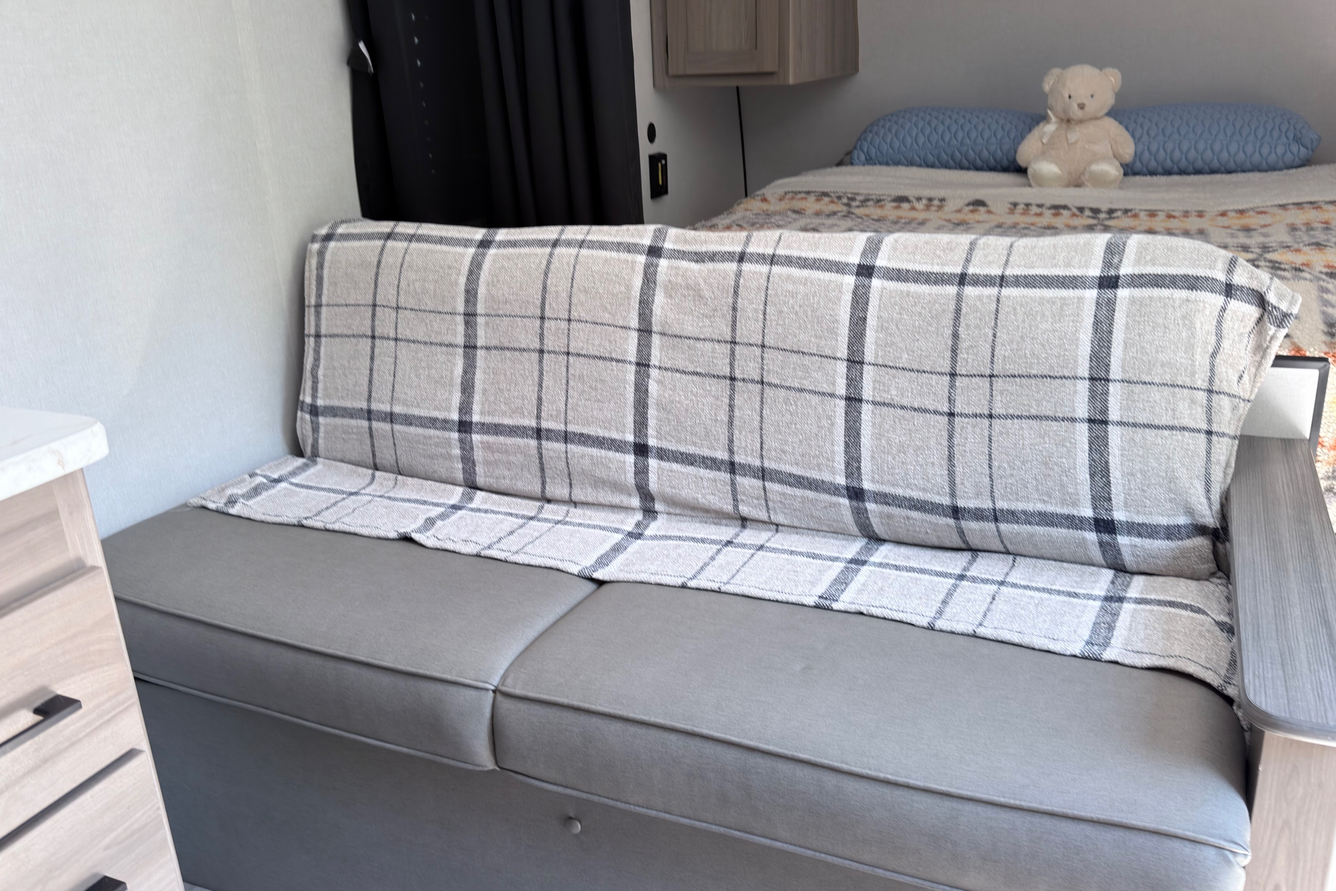 Aaron's Keystone Coleman 23bwe Travel Trailer