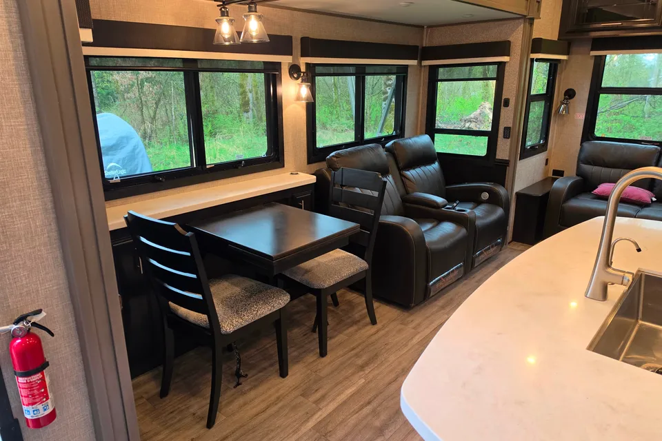 Kal's Jayco Pinnacle 36 Foot Fifth Wheel
