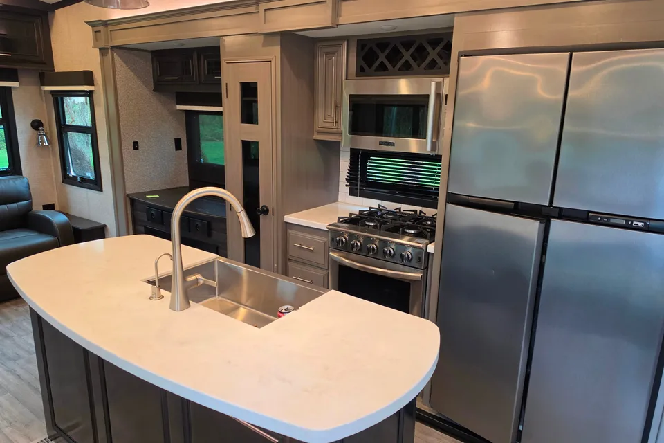 Kal's Jayco Pinnacle 36 Foot Fifth Wheel