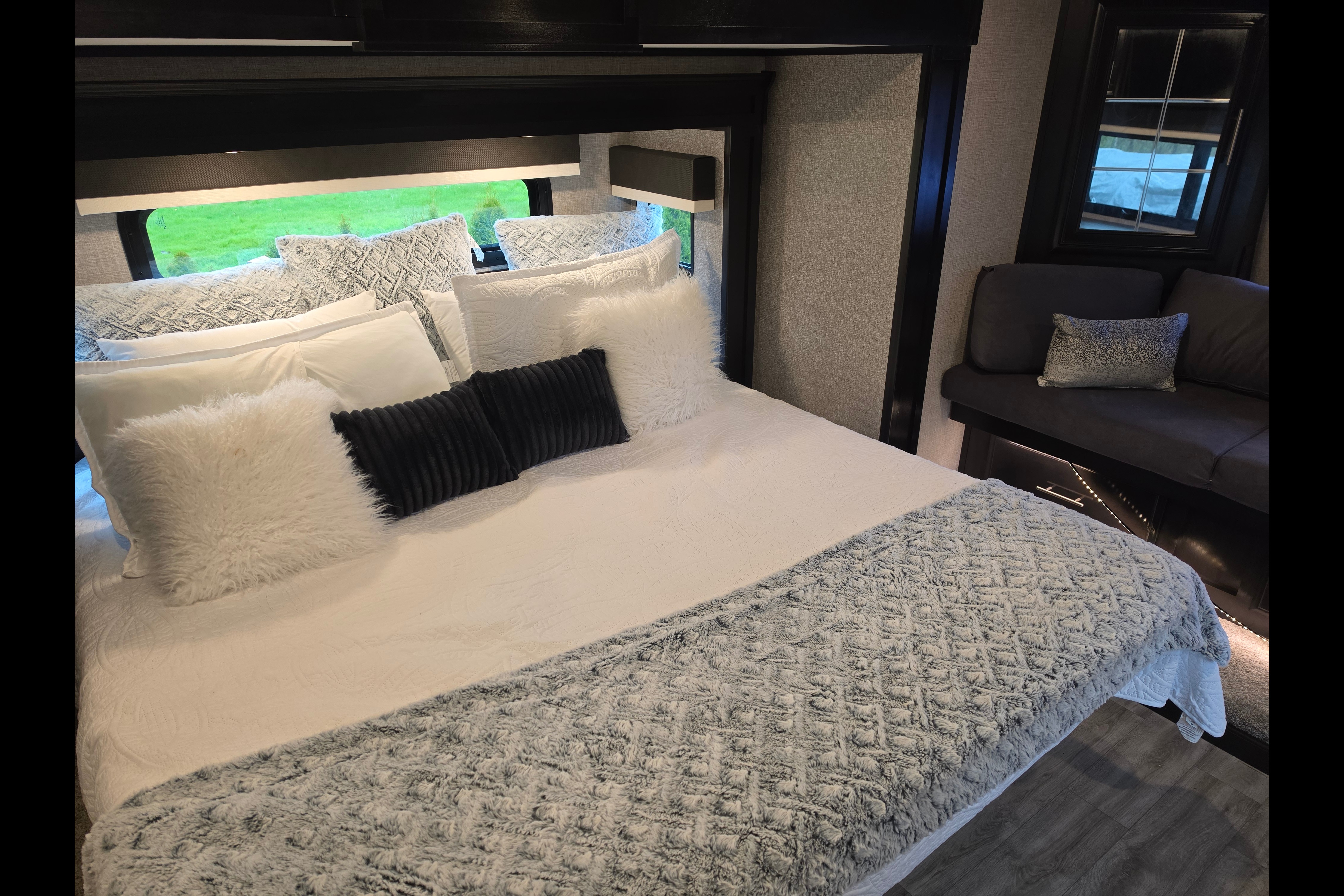 Kal's Jayco Pinnacle 36 Foot Fifth Wheel