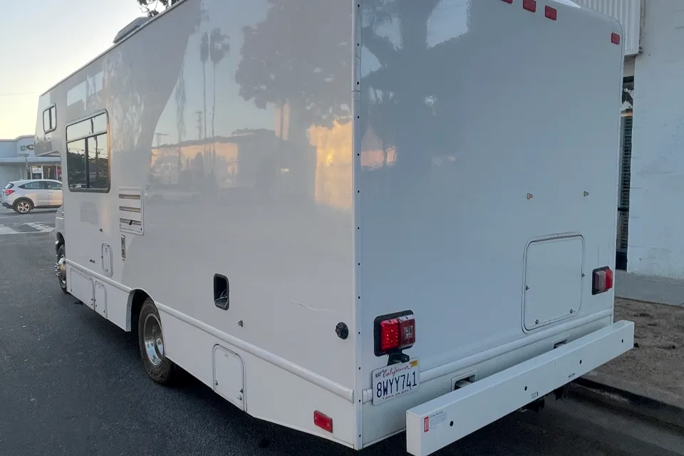 Super Powerful Inverter + Solar – Spacious & Comfortable RV