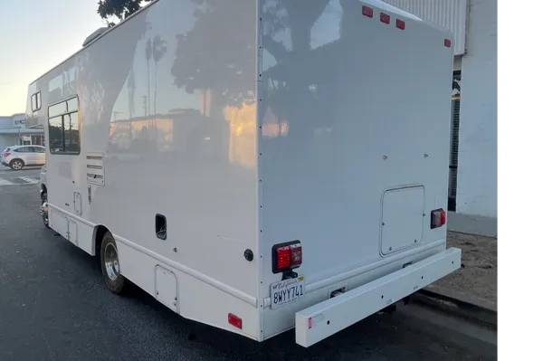 Super Powerful Inverter + Solar – Spacious & Comfortable RV