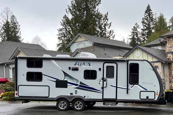 Nick & Mel’s Coachmen Apex Travel Trailer