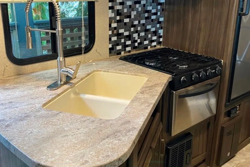 Nick & Mel’s Coachmen  Apex Travel Trailer