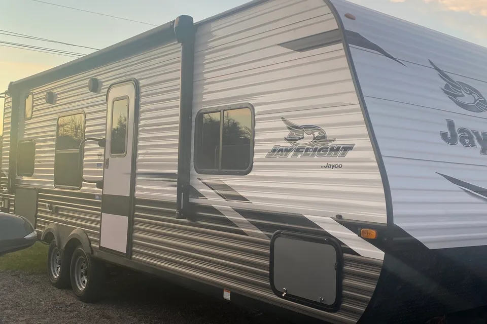 Easy tow trailer