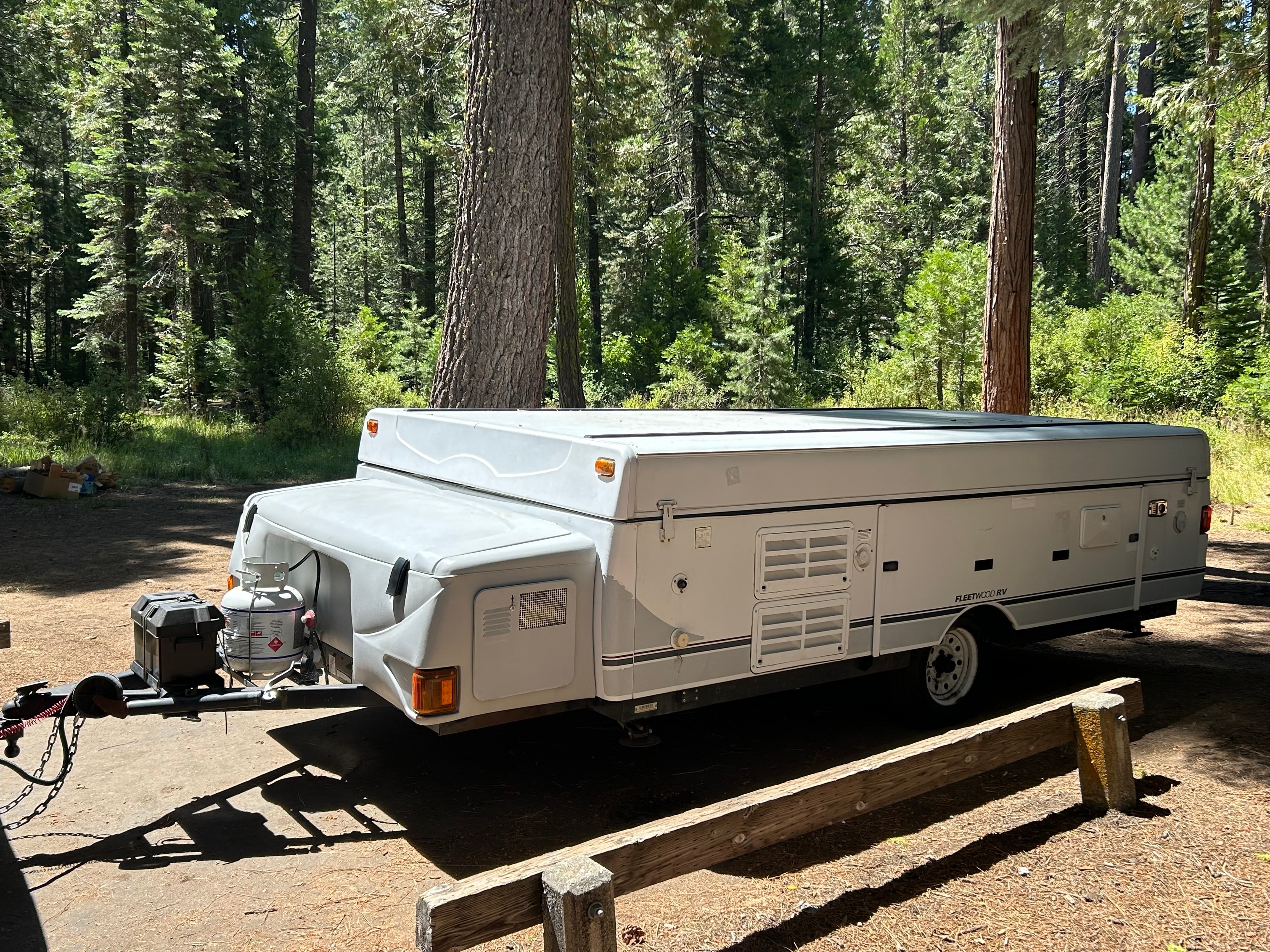 **Adventure-Ready 2004 Coleman/Fleetwood Utah Pop-Up Camper