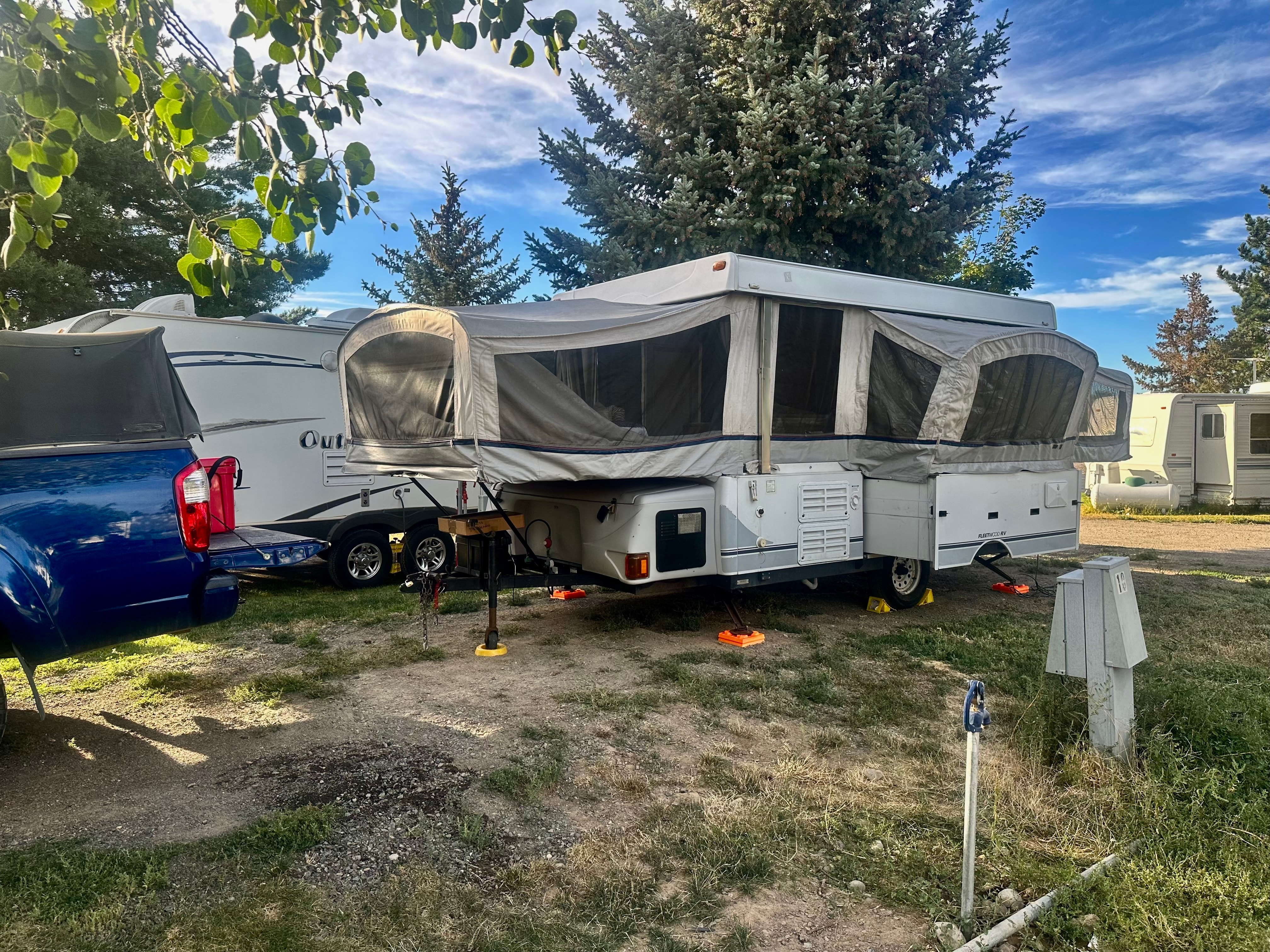 **Adventure-Ready 2004 Coleman/Fleetwood Utah Pop-Up Camper