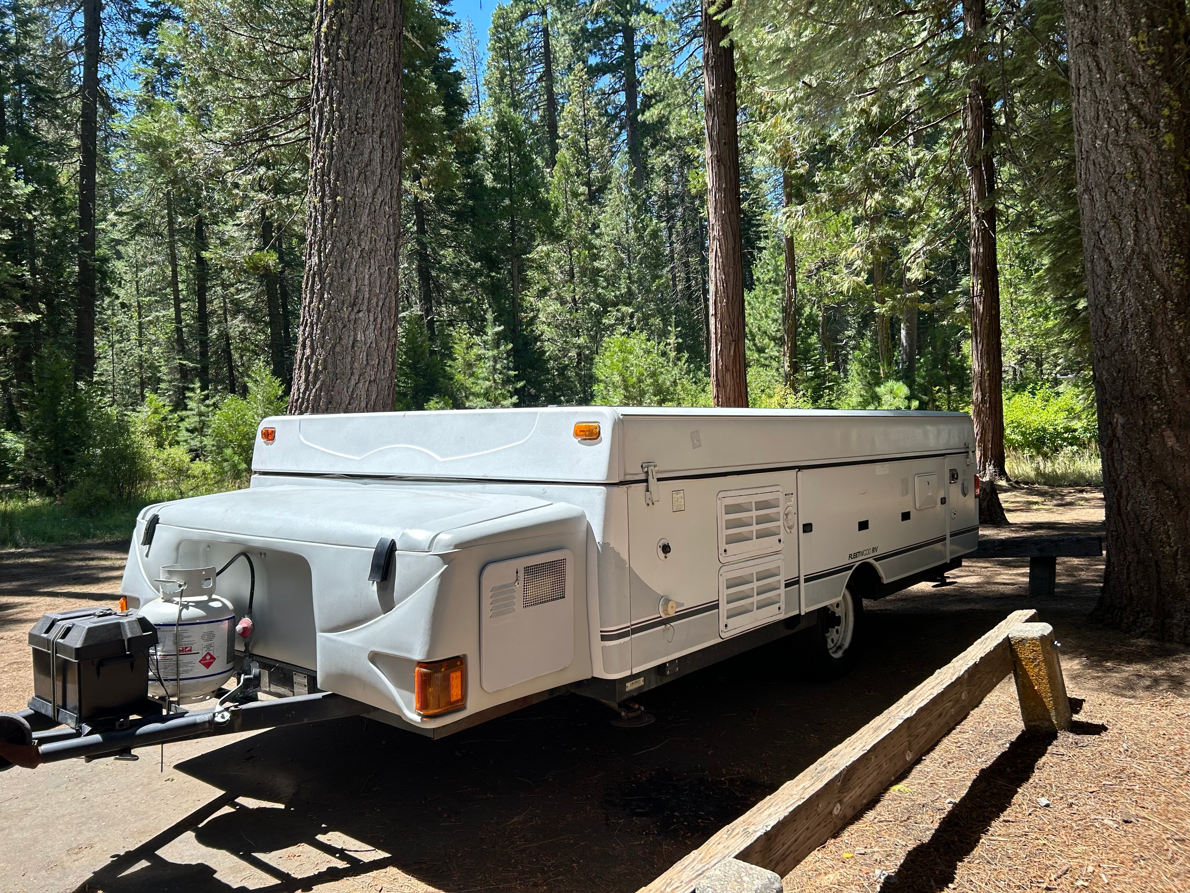 **Adventure-Ready 2004 Coleman/Fleetwood Utah Pop-Up Camper