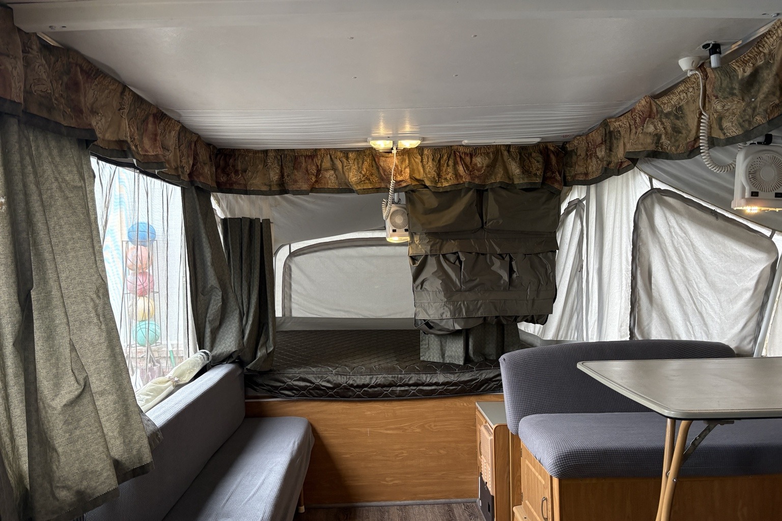 Spacious Coleman Utah w/ Slide-Out Dinette & 2 KING Beds