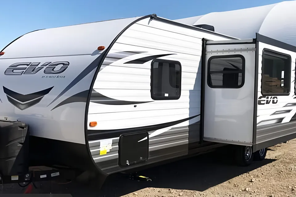 Leon's Forest River Evo Travel Trailer